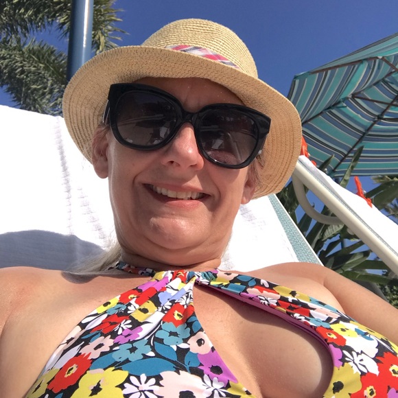 Meet your Posher, Paula - Picture 1 of 1